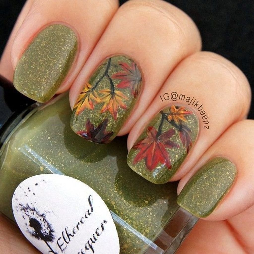 Осенние листья на ногтях