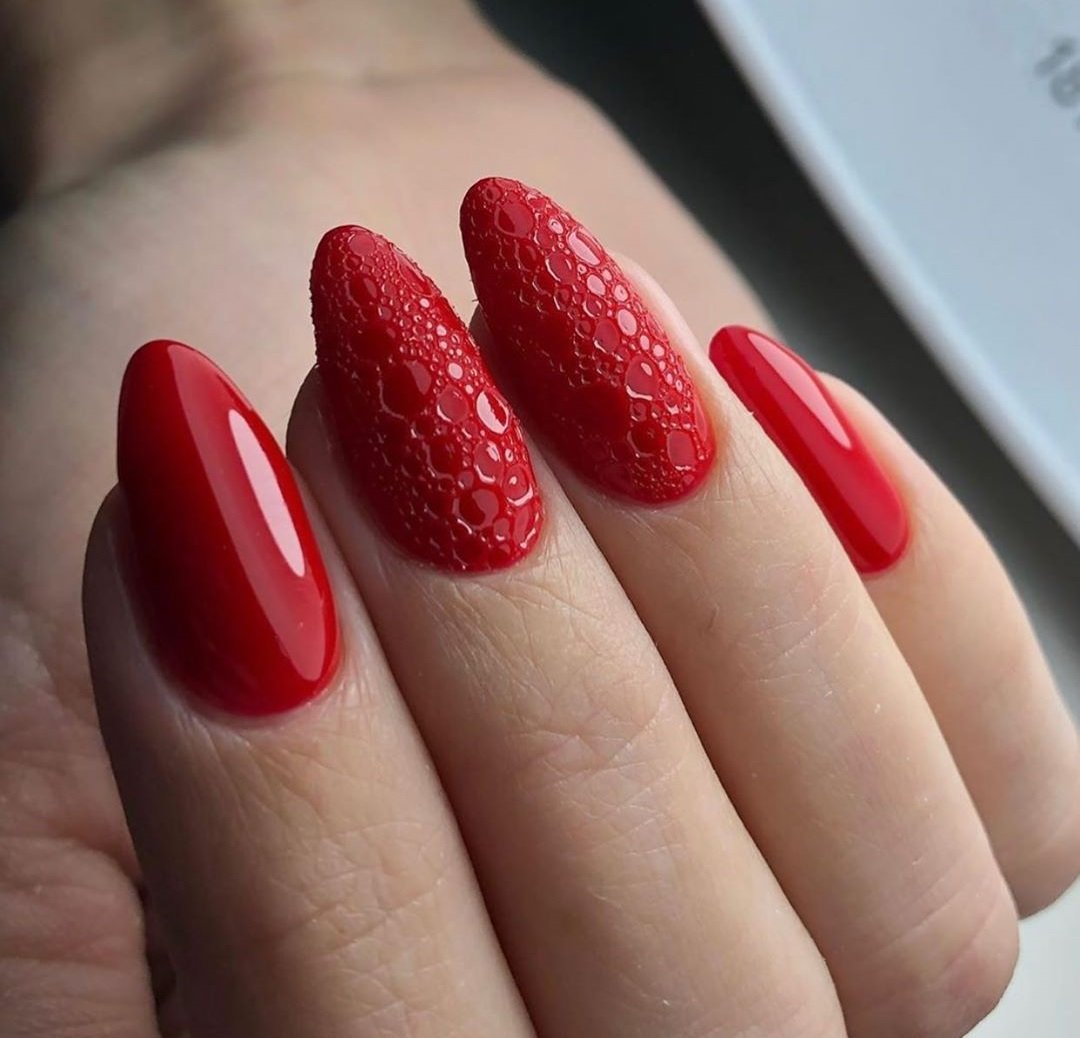 Дизайн ногтей миндаль красный (60 фото) .