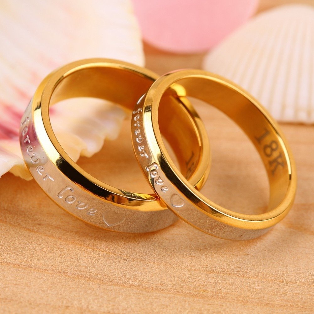 Свадебные кольца пара