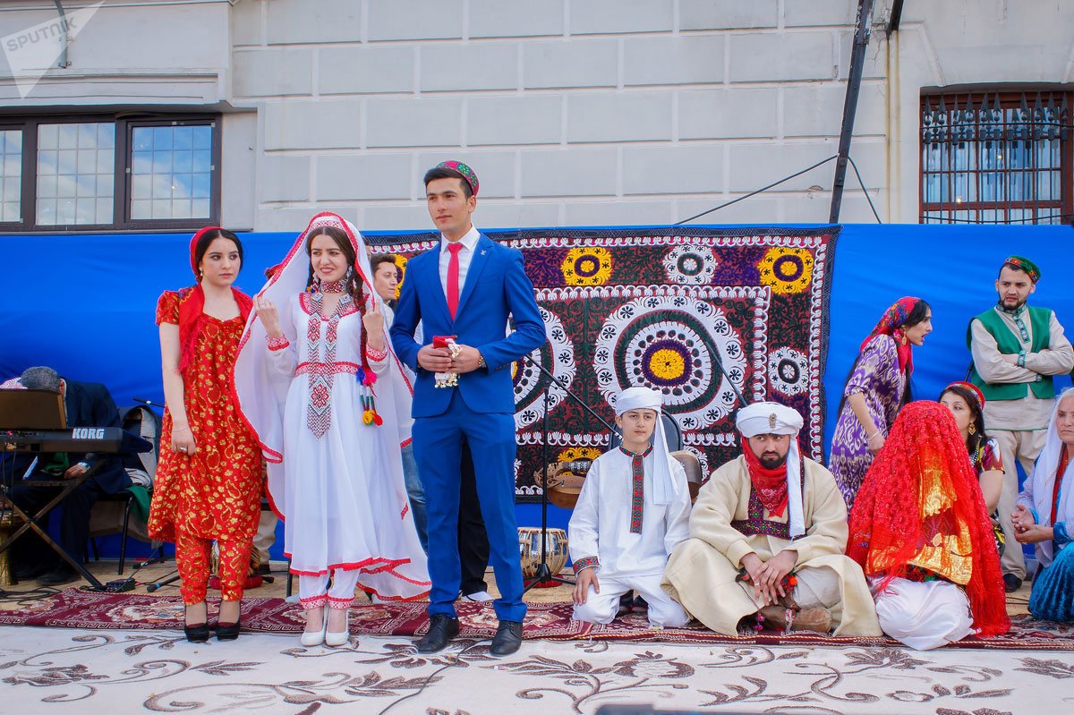 Русско таджикский сегодня. Традиции памирцев Таджикистане. Памирское свадьбы в Таджикистане. Таджикистан Памир и Памирцы. Традиционная таджикская свадьба.