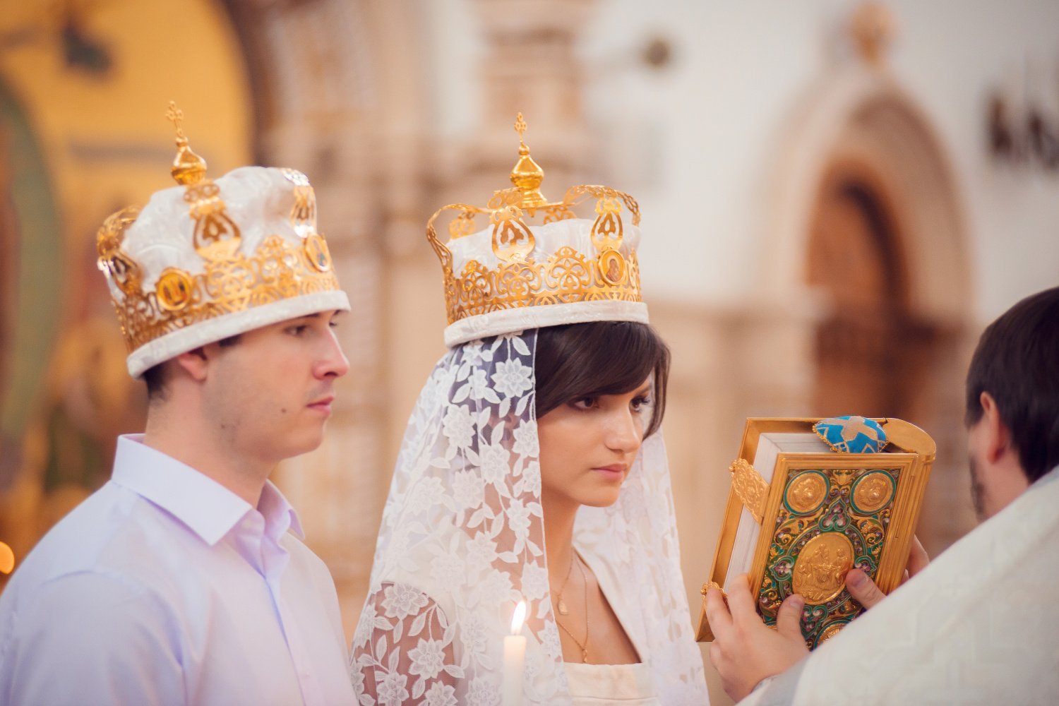 Православные женихи. Венчание. Венчание фотосессия. Венчание в храме. Фотосессия венчания в церкви.
