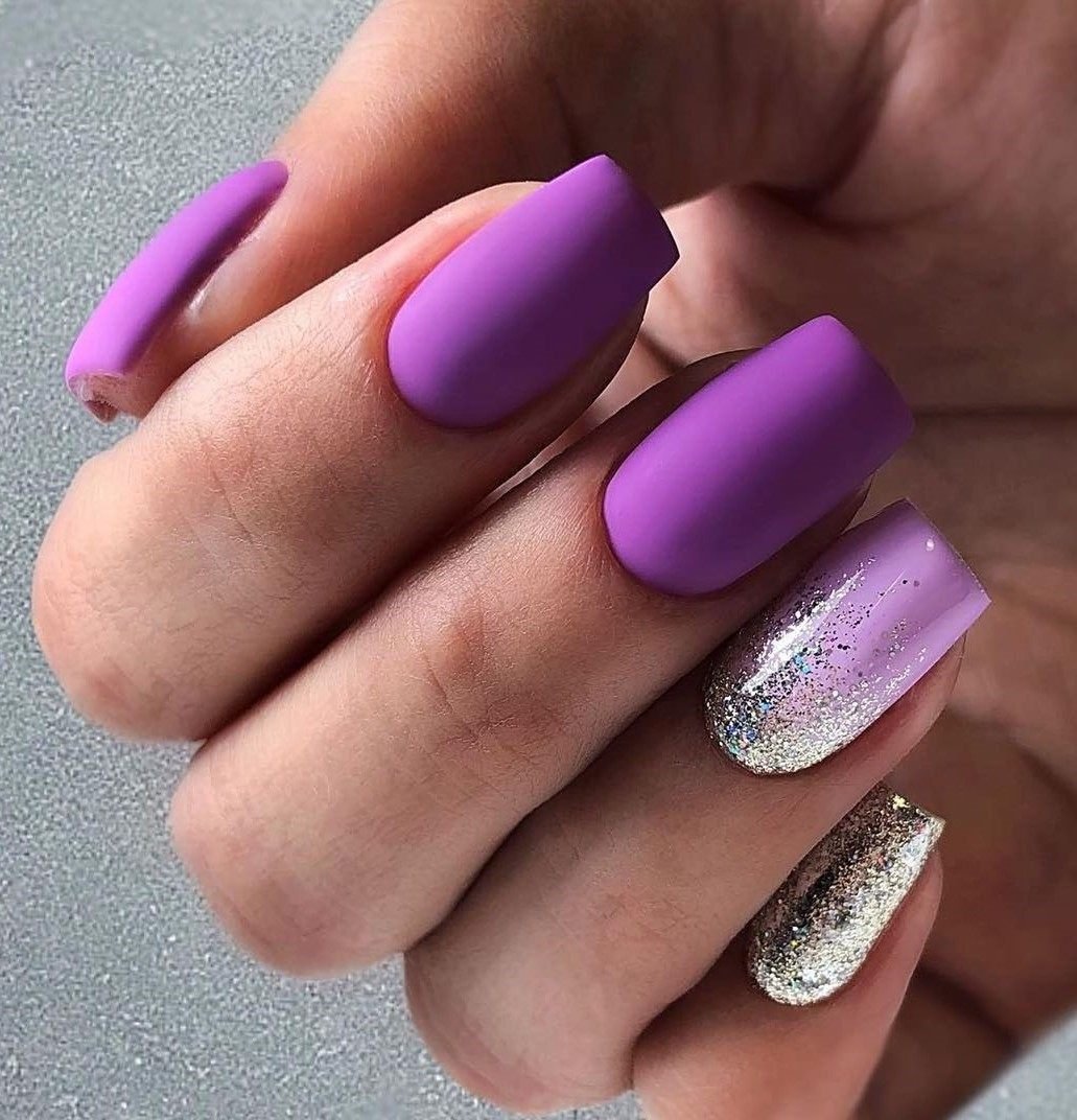 Дизайн ногтей новинки сиреневые. Фиолетовый маникюр. Фиолетовые ногти. Сиреневый маникюр. Сиреневые ногти.