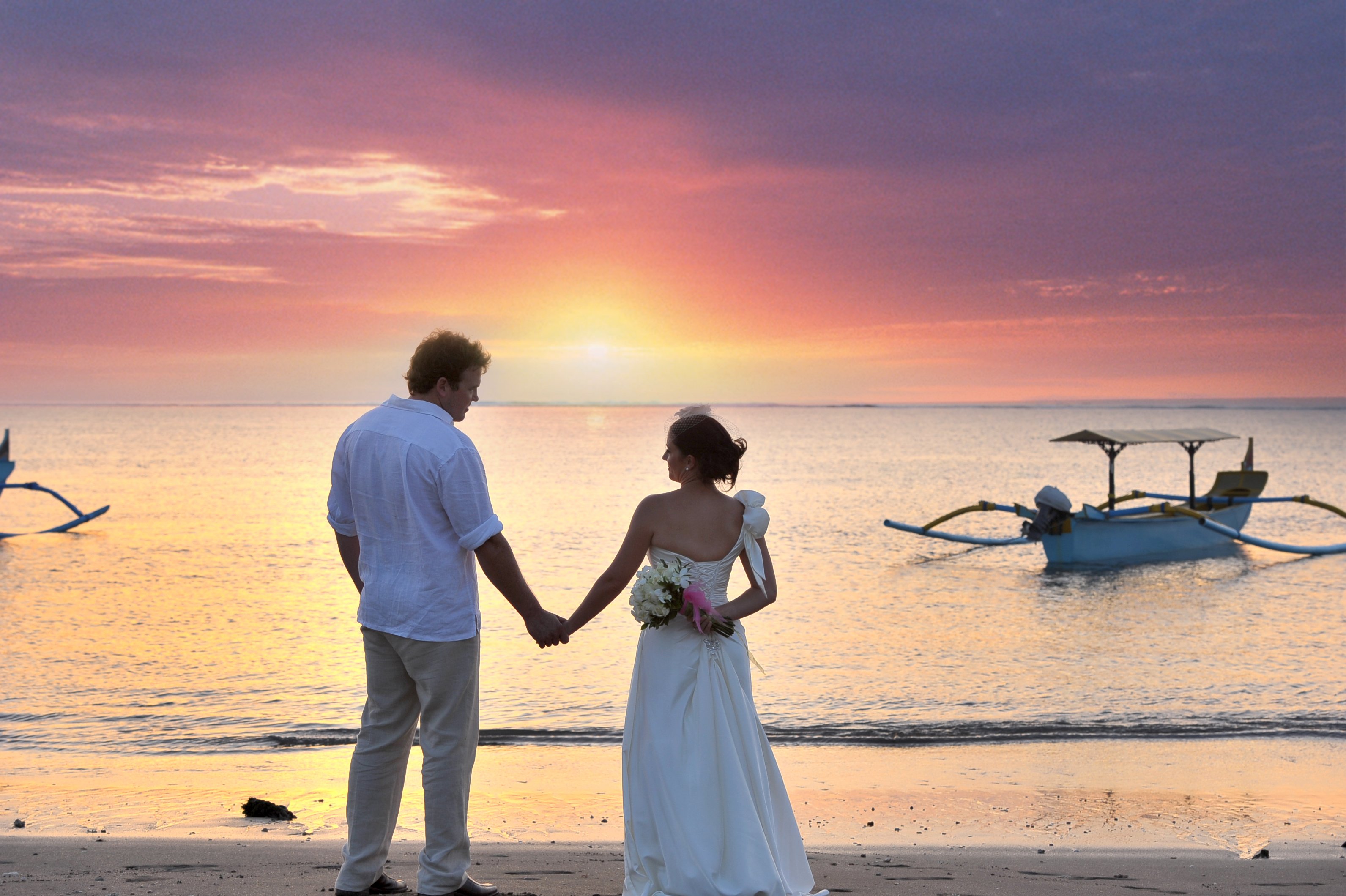 Медовый месяц что это. Свадебное путешествие на Бали. Свадебная фотосессия на Бали. Свадьба на море. Медовый месяц.