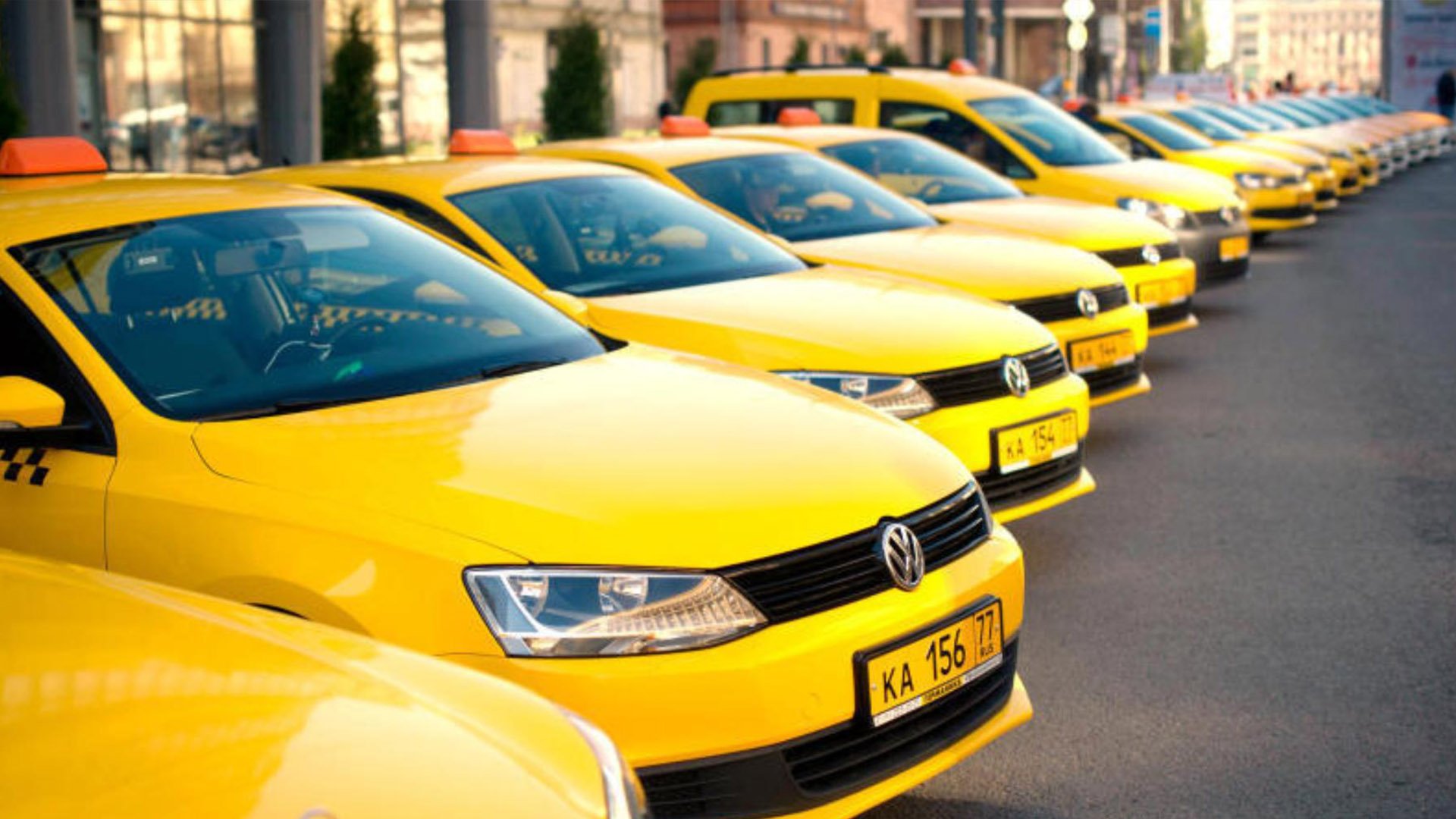 Такси какой цвет должен быть. Автомобиль «такси». Желтое такси. Желтая машина такси. Машина "такси".