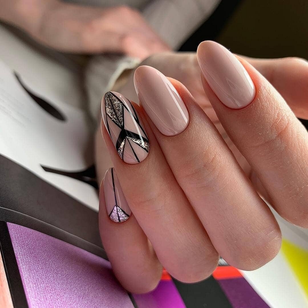 Модный дизайн ногтей 2019-2020, новинки маникюра в стиле геометрия фото
