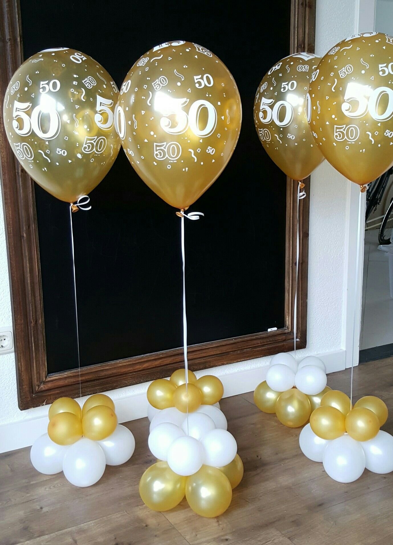 украсить зал шарами на 50 лет