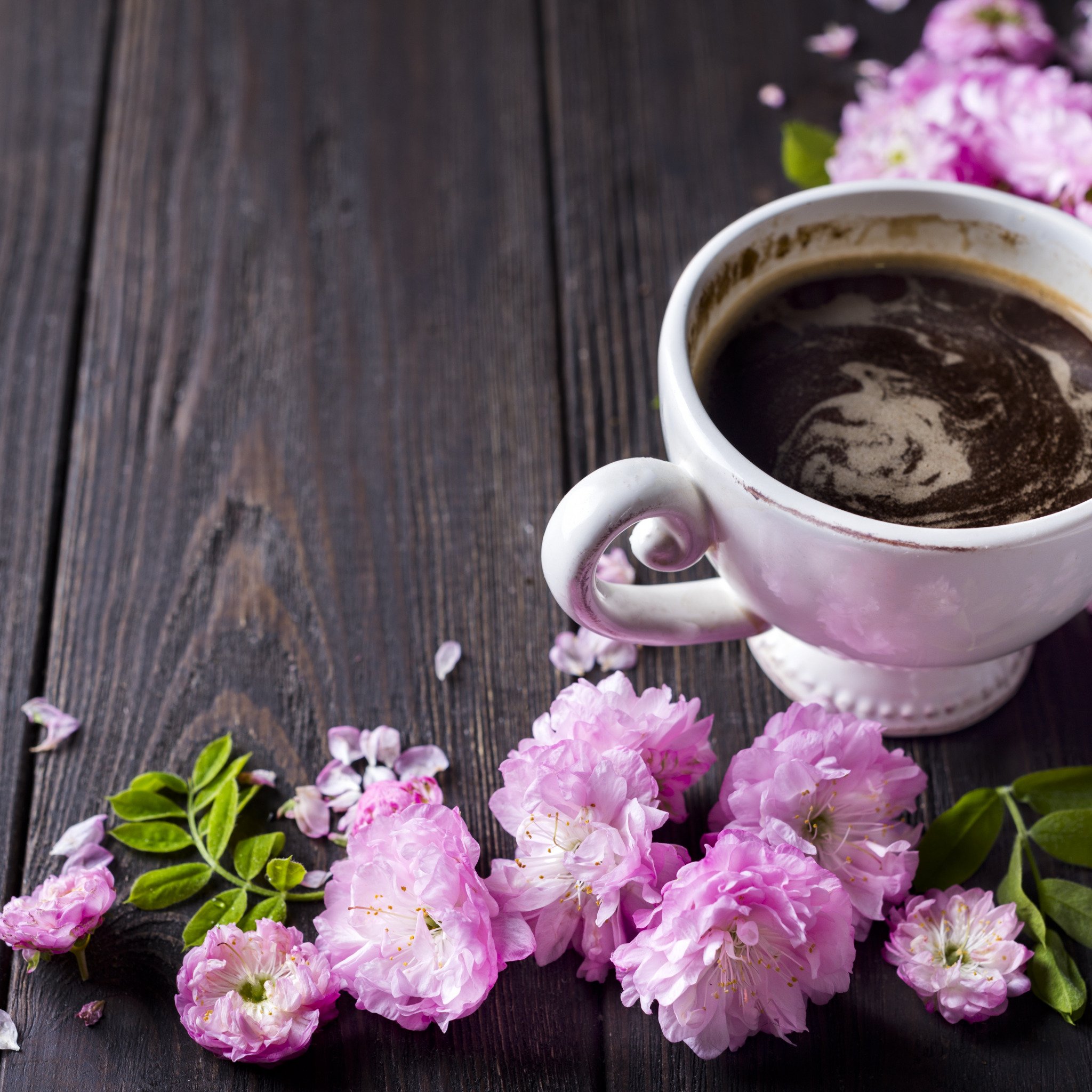 Кофе и необычные цветы
