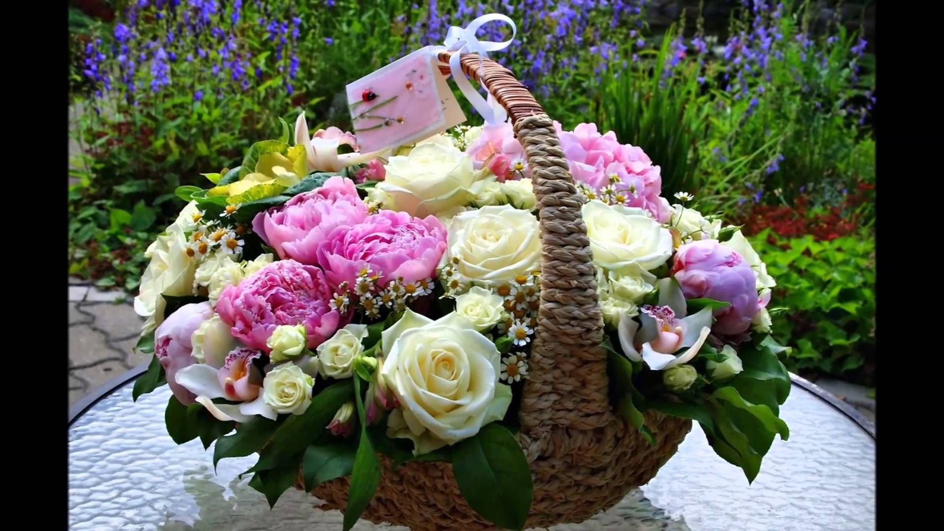 Корзина с цветами с днем рождения женщине. Букет в корзинке. Красивые корзины с цветами. Букет шикарный. Композиция из цветов.