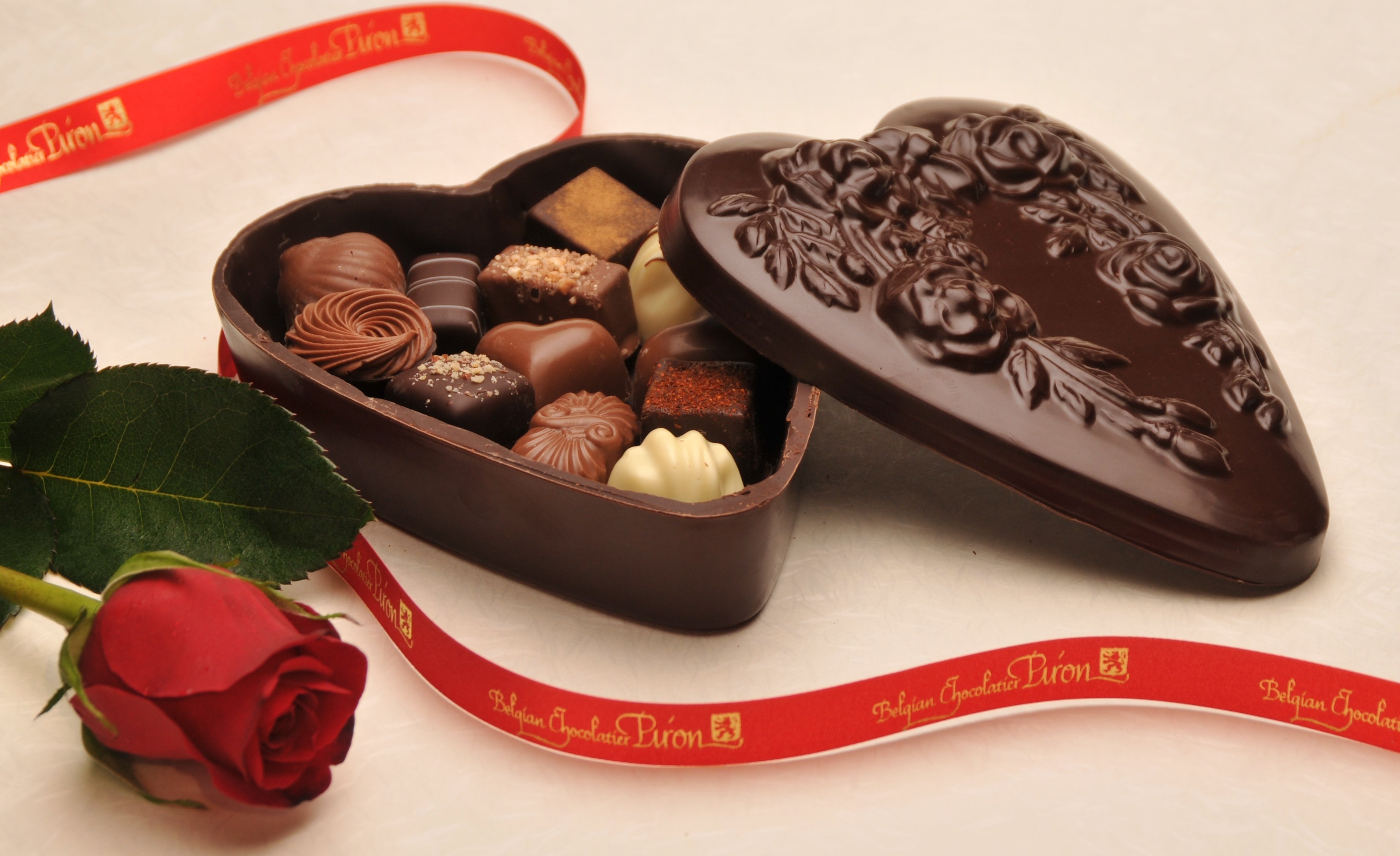Шоколадные конфеты на 8 марта