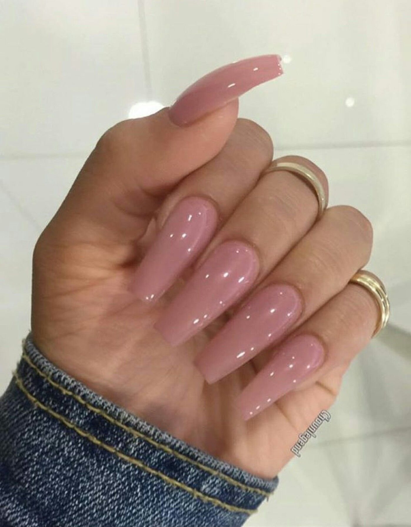 Прозрачные розовые ногти