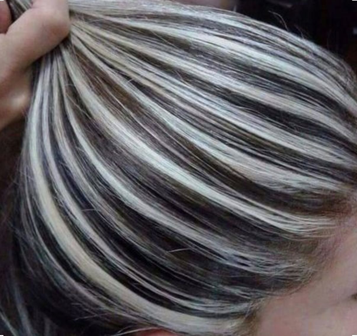 Как сделать светлые полоски на волосах