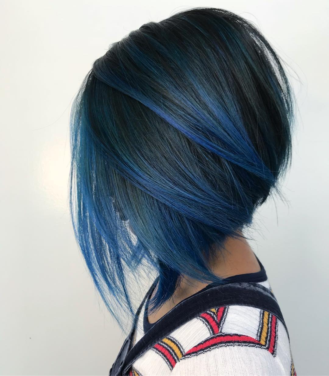 Как мелировать волосы в синий цвет