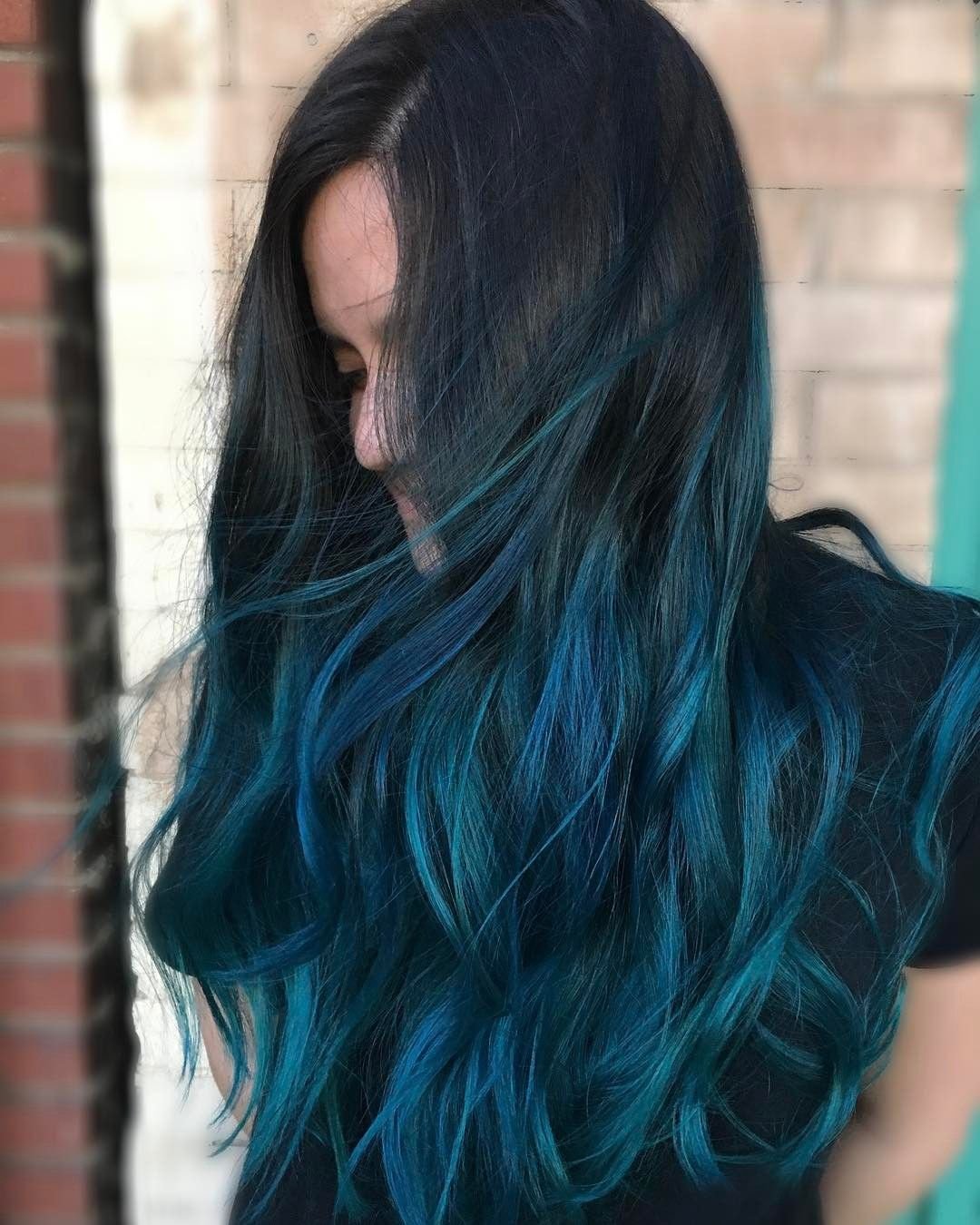 Как покраситься в голубой цвет если темные волосы