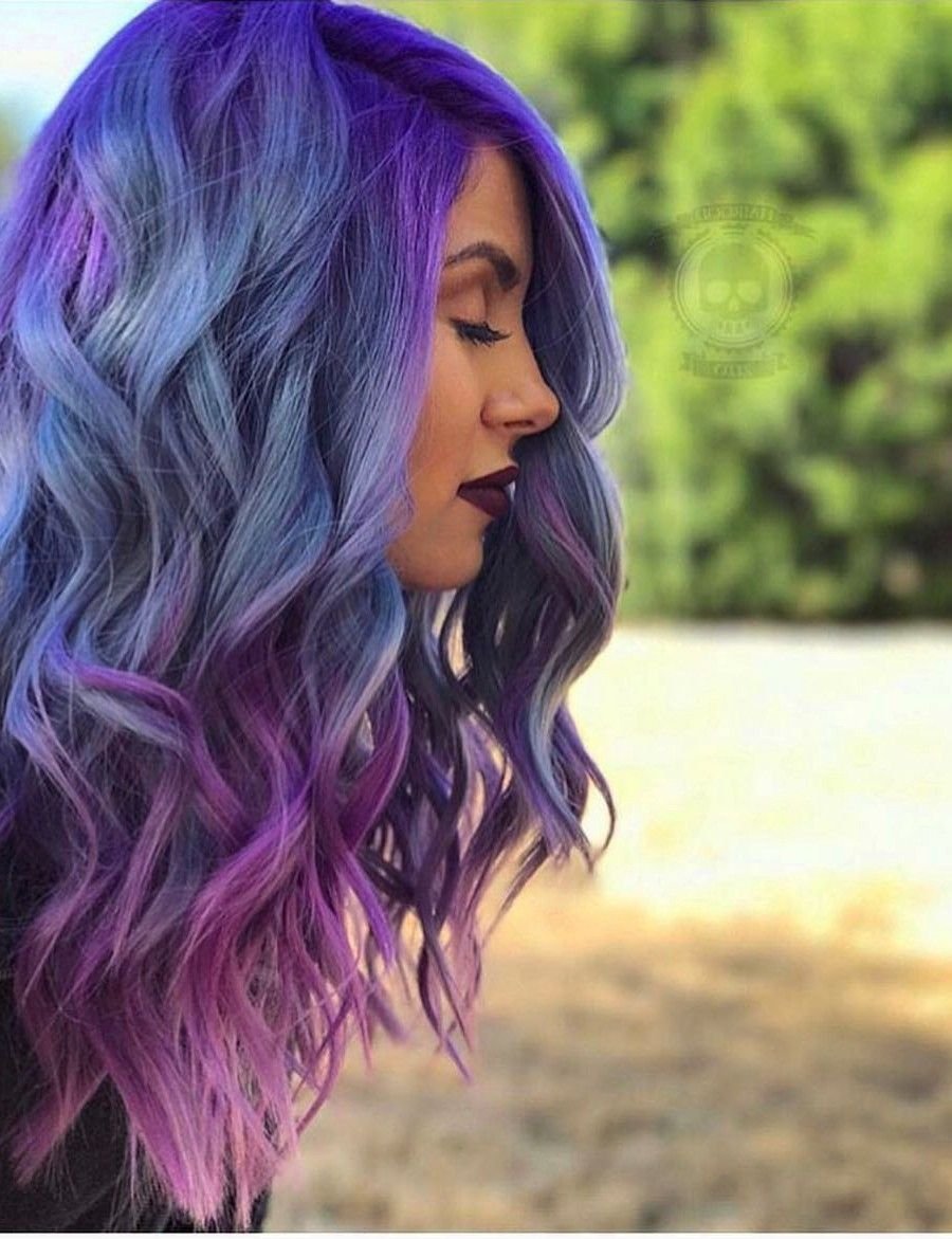 Фиолетовый цвет что означает на волосах