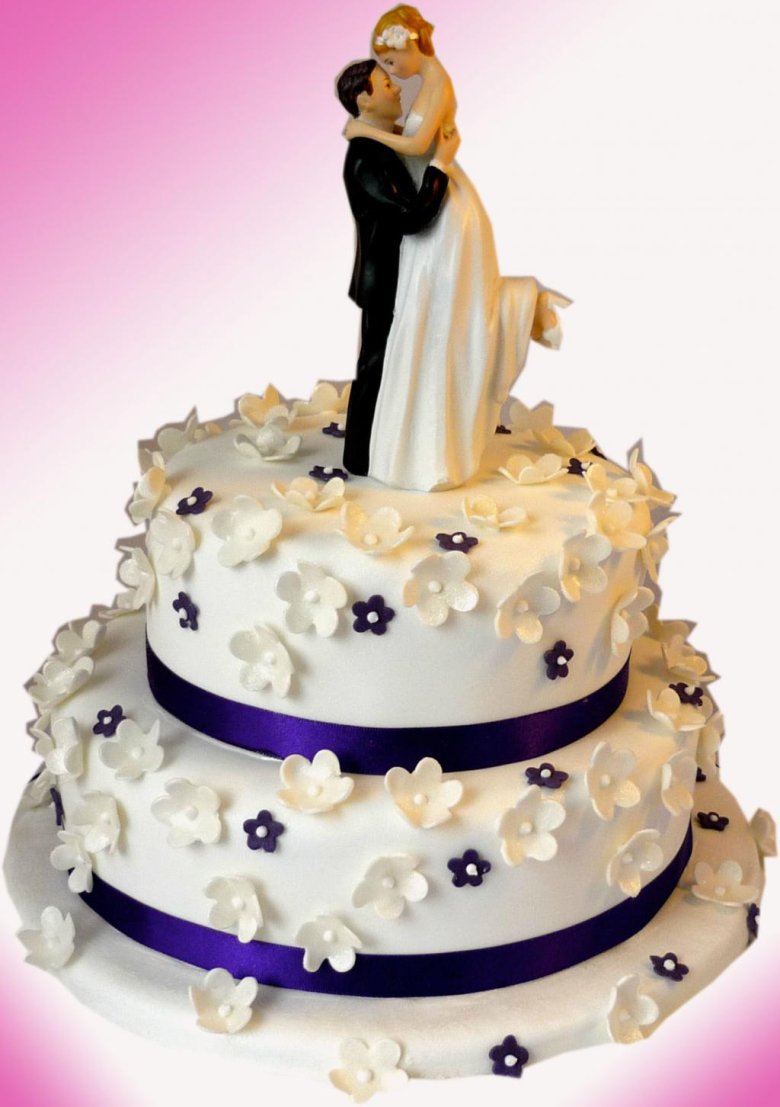 Свадебный торт двухъярусный с кольцами