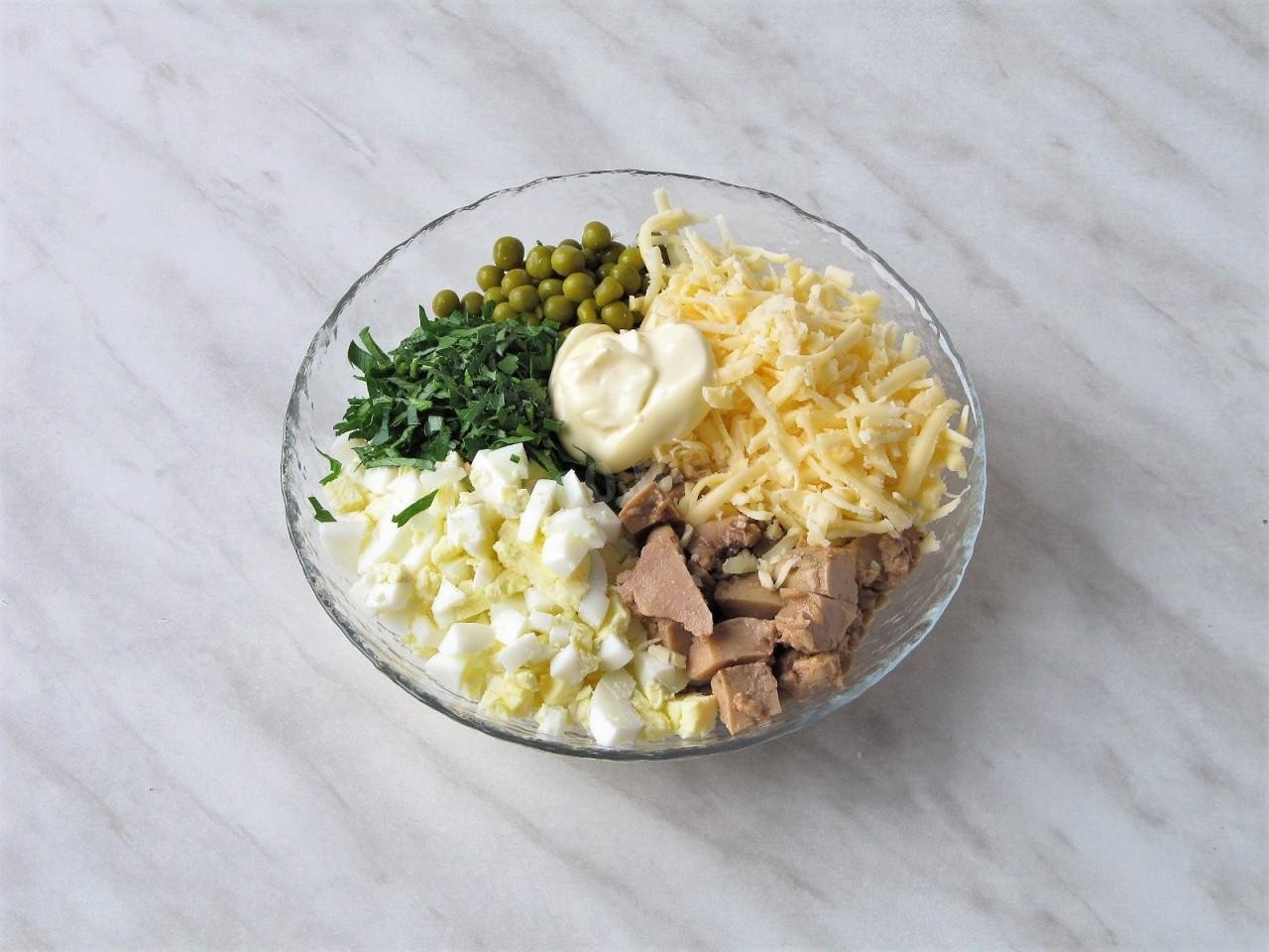 Салат из печени трески классический слоями с фото пошагово рецепт