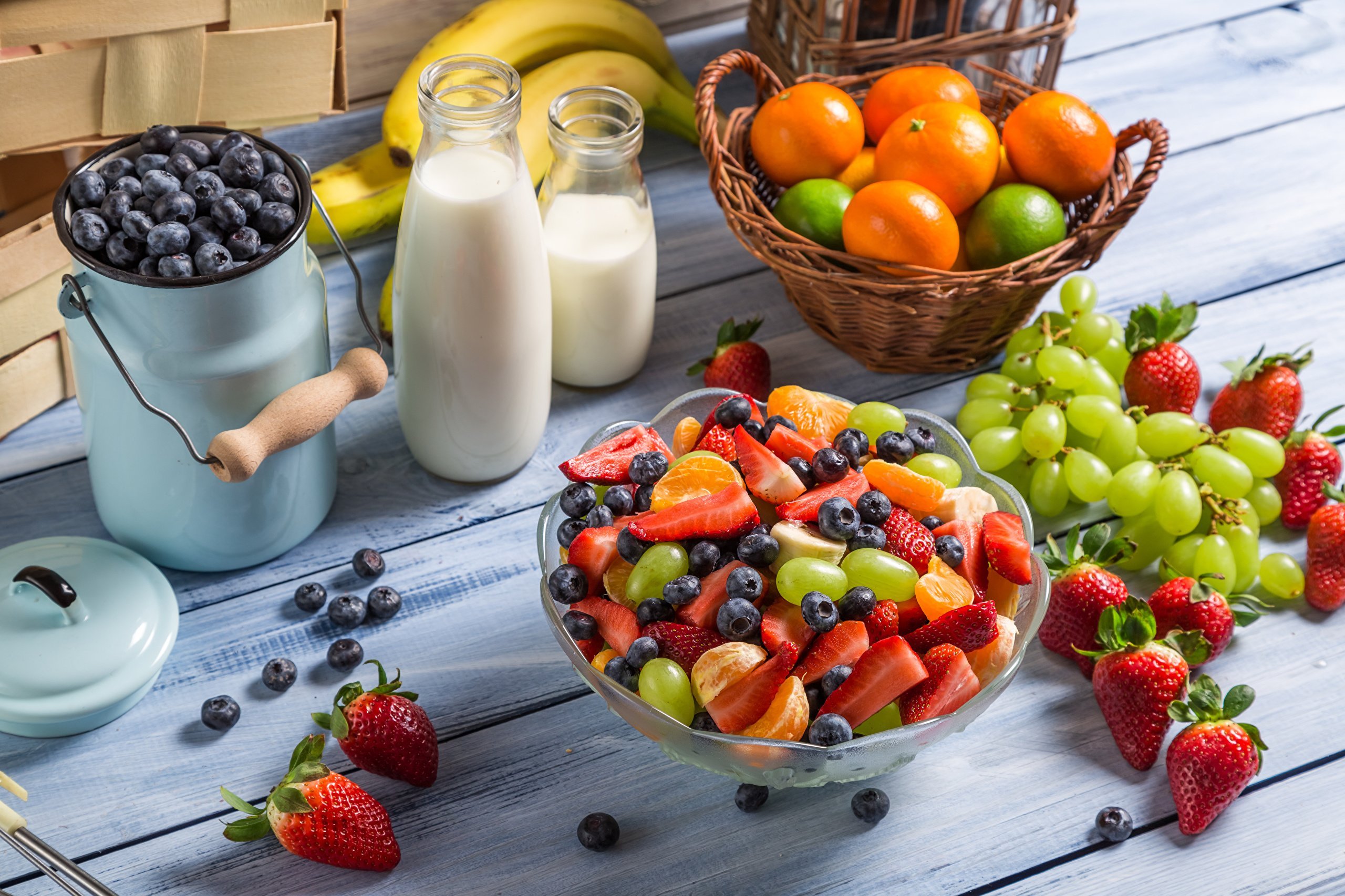 Диетические фрукты. Овощи, фрукты, ягоды. Вкусная и полезная пища. Фрукты и ягоды.