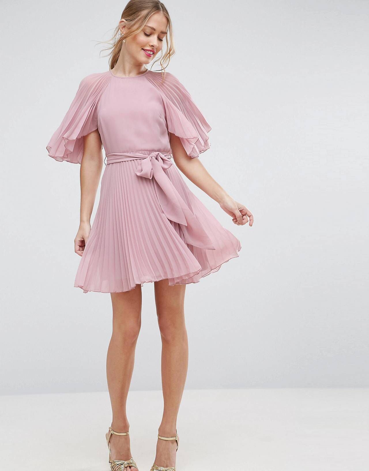 Платья поясом розовые. Платье ASOS макси плиссе. Платье розовое. Розовое шифоновое платье. Розовое платье с пышными рукавами.
