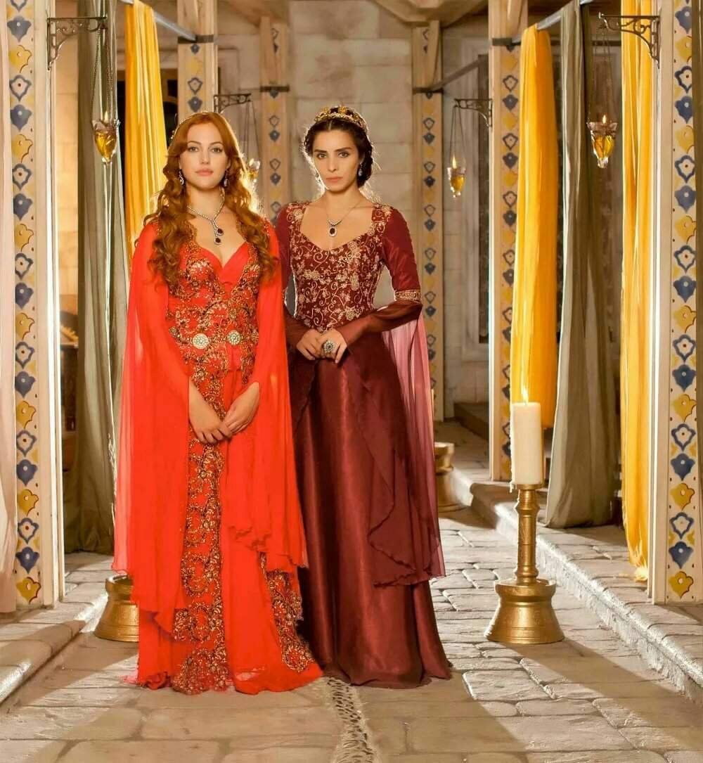 Красивые платья у хюррем султан