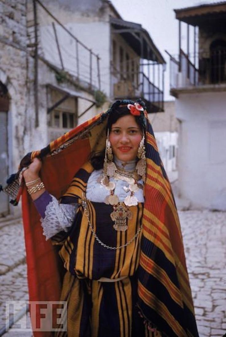 Национальная одежда еврейской женщины