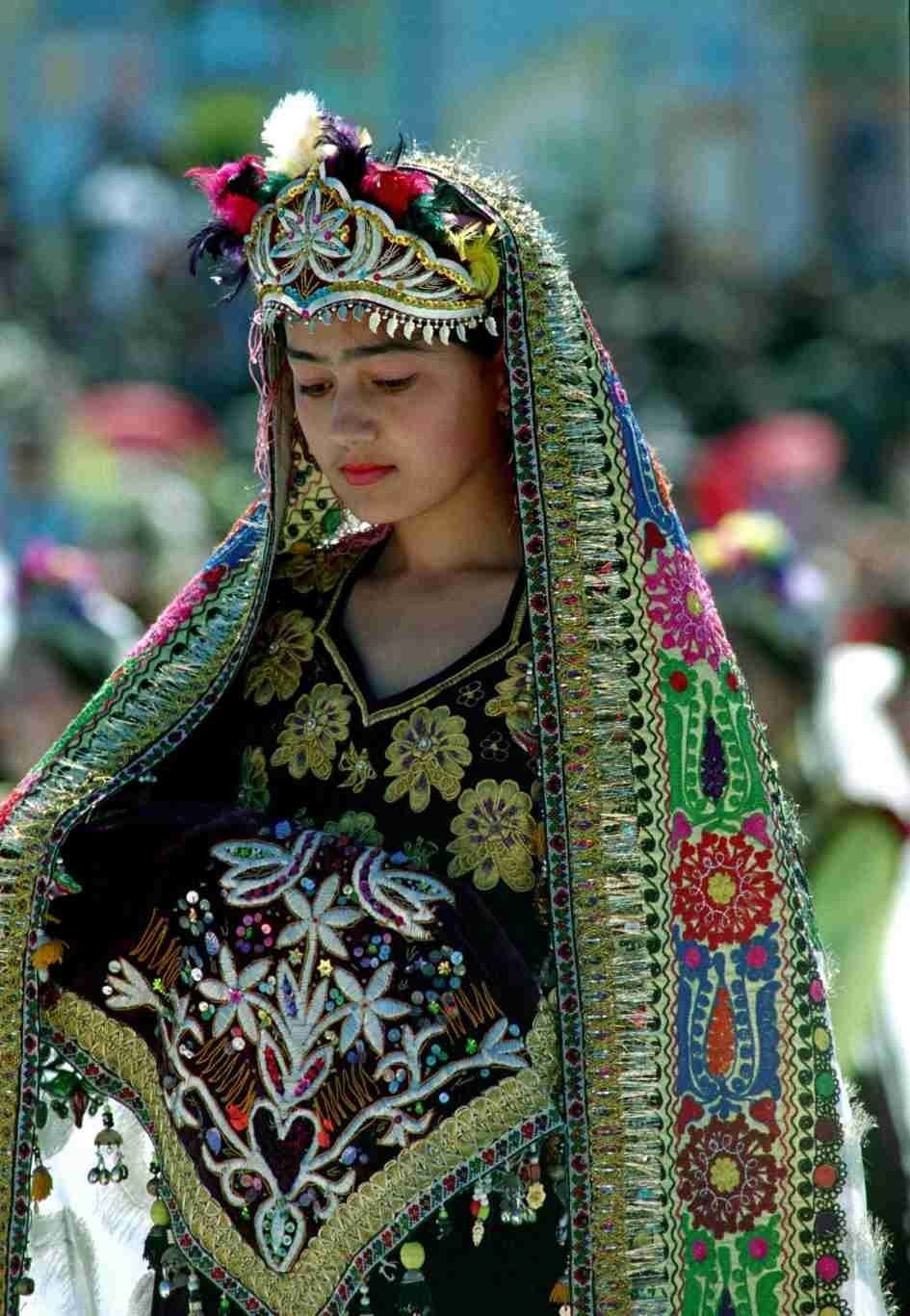 Узбекский народный женский костюм