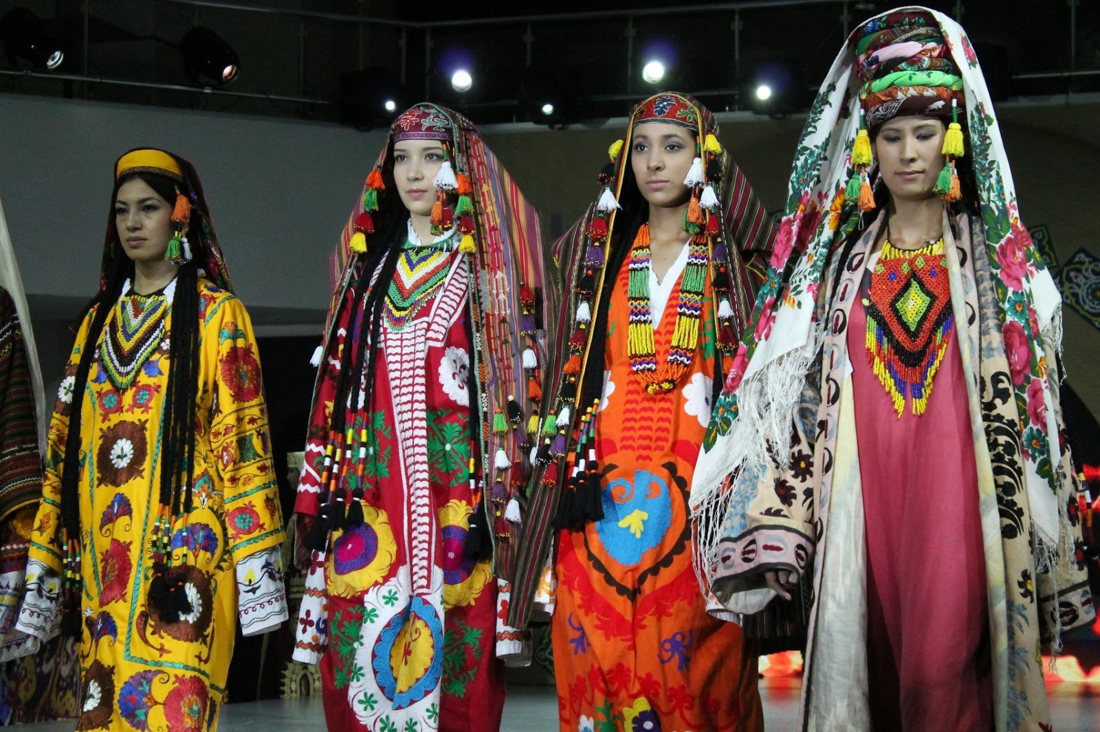 Узбекские национальные одежды