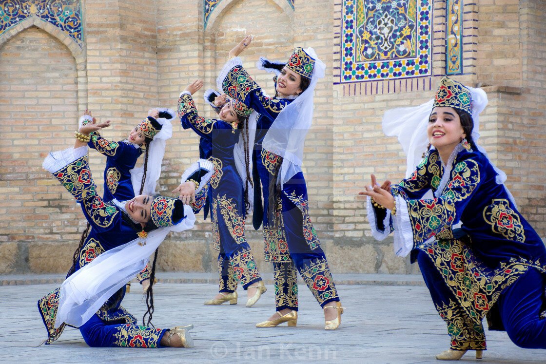 Узбекские национальные костюмы