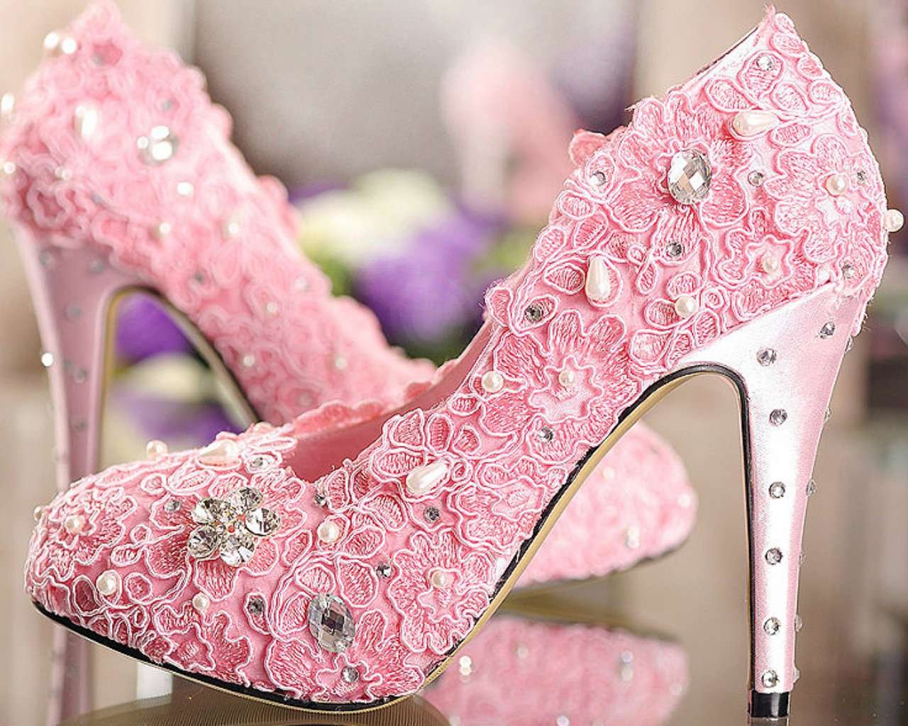 К чему снятся красивые туфли. Туфли розовые. Шикарные туфли. Шикарные розовые туфли. Красивые туфли на шпильке.
