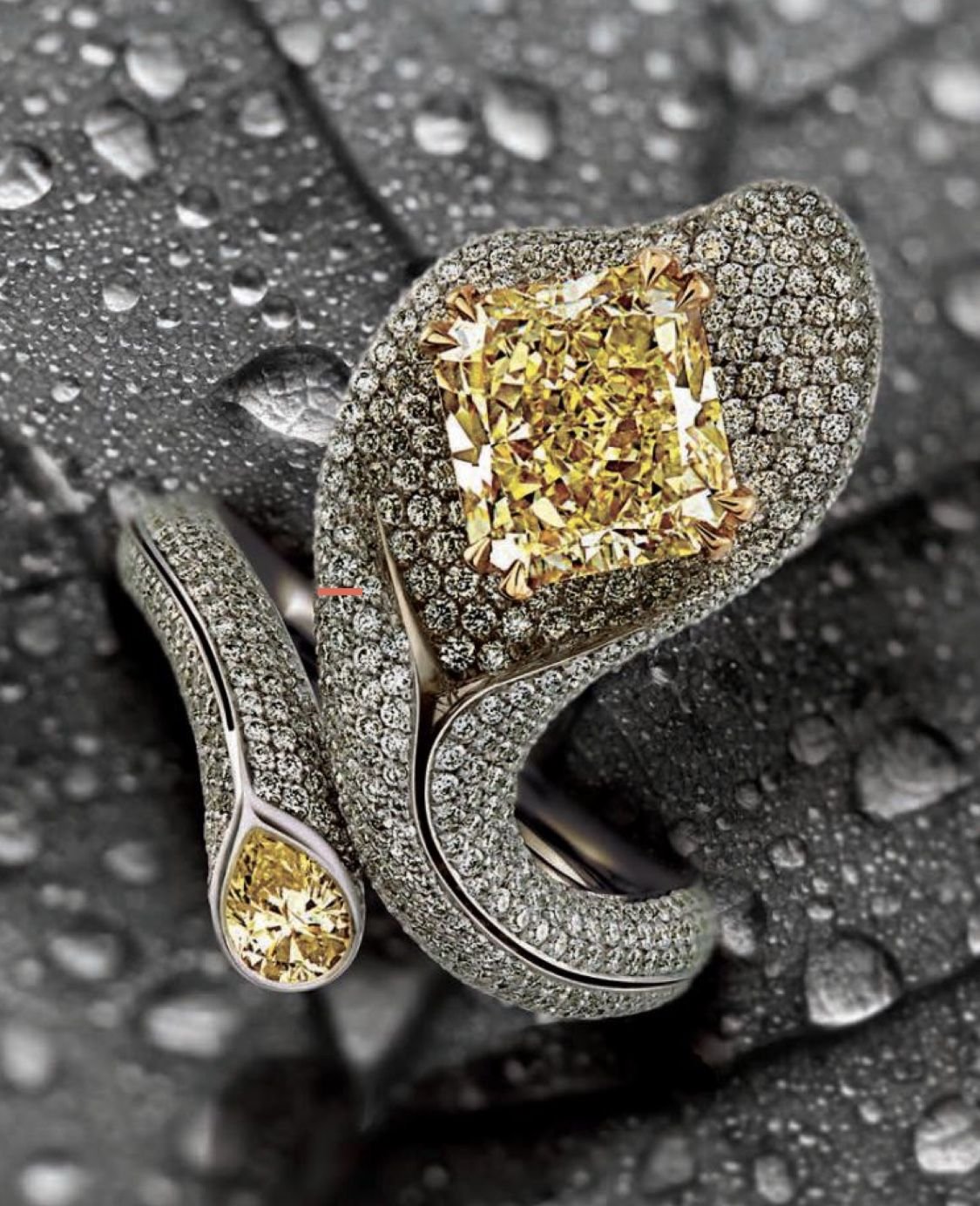Кольцо с серьгами из бриллиантов
