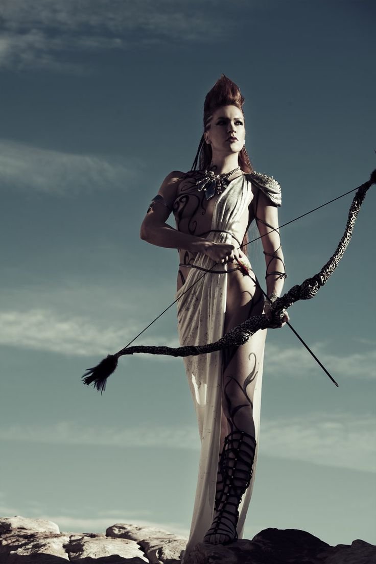 Какую богиню называли воительница. Тесса Артемис. Лук Артемиды.