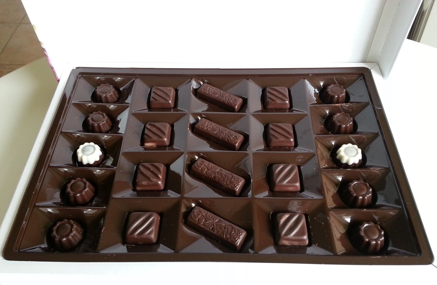 Интернет шоколада. Конфеты Домино СССР. Шоколадные конфеты. Шоколадные конфеты в коробках. Коробки шоколадных конфет.