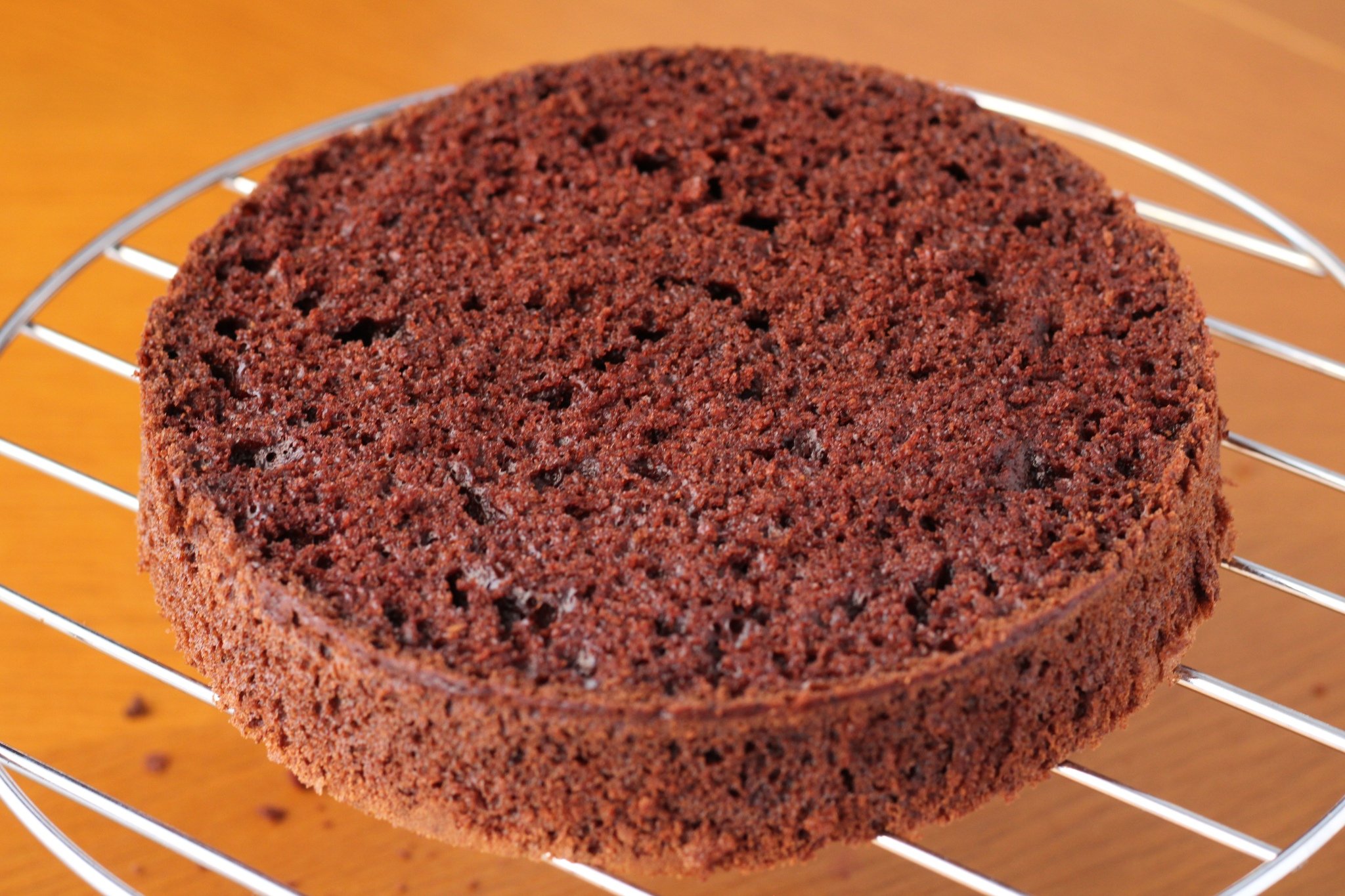 Воздушный шоколадный бисквит. Шоколадный шифоновый бисквит. Шоколадный бисквит Паулин кейк. Шоколадный торт на кипятке. Шифоновый бисквит на кипятке.