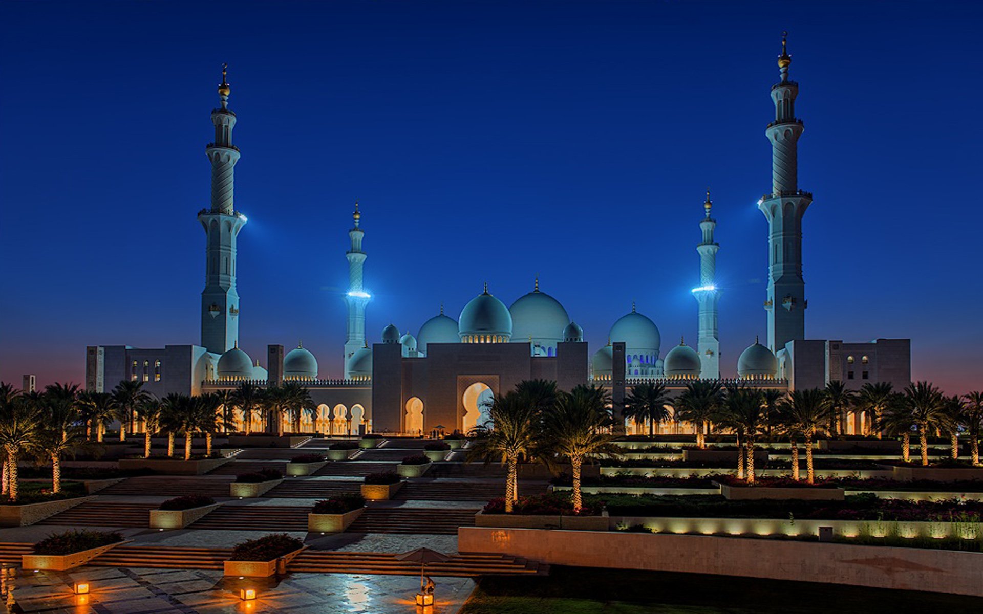 Самый хороший мусульман. Мечеть в Абу Даби. Медина Абу Даби. Ночная мечеть в Абу Даби.