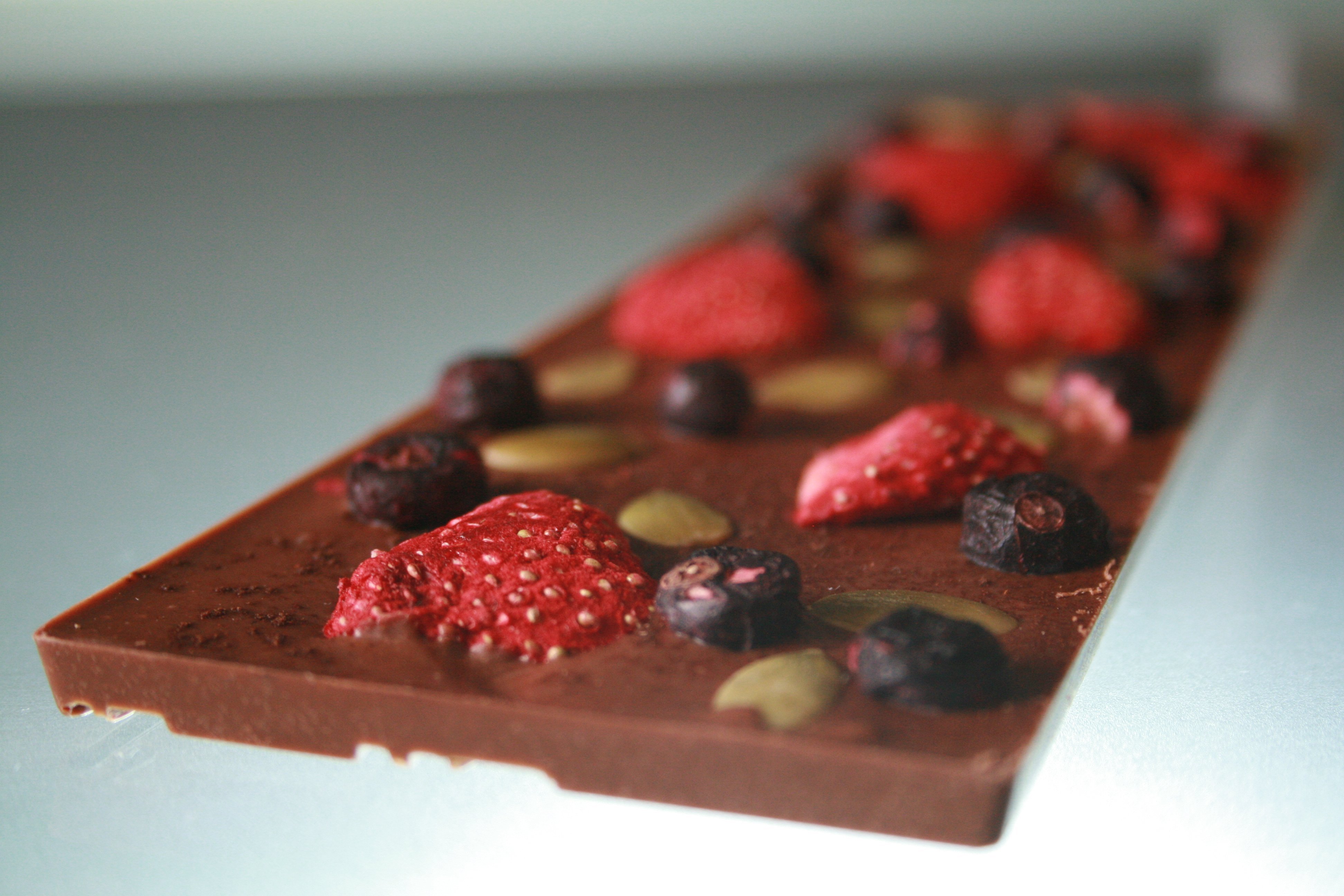 Домашняя плитка шоколада. Необычный шоколад. Ручной шоколад. Плитка шоколада. Шоколадная плитка.