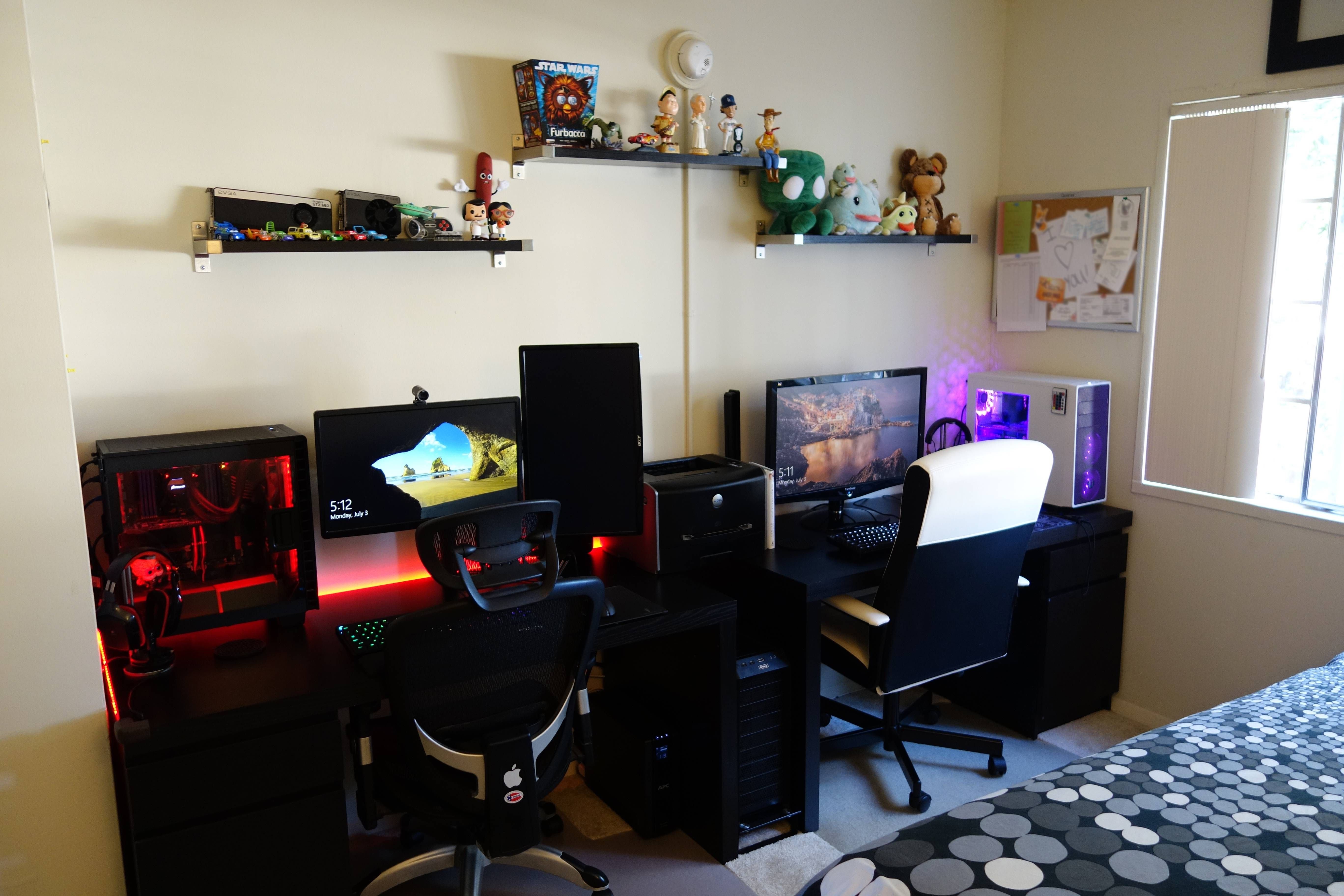 My room game. Компьютерная комната. Геймерская комната. Игровая комната компьютерная. Декор для геймерской комнаты.