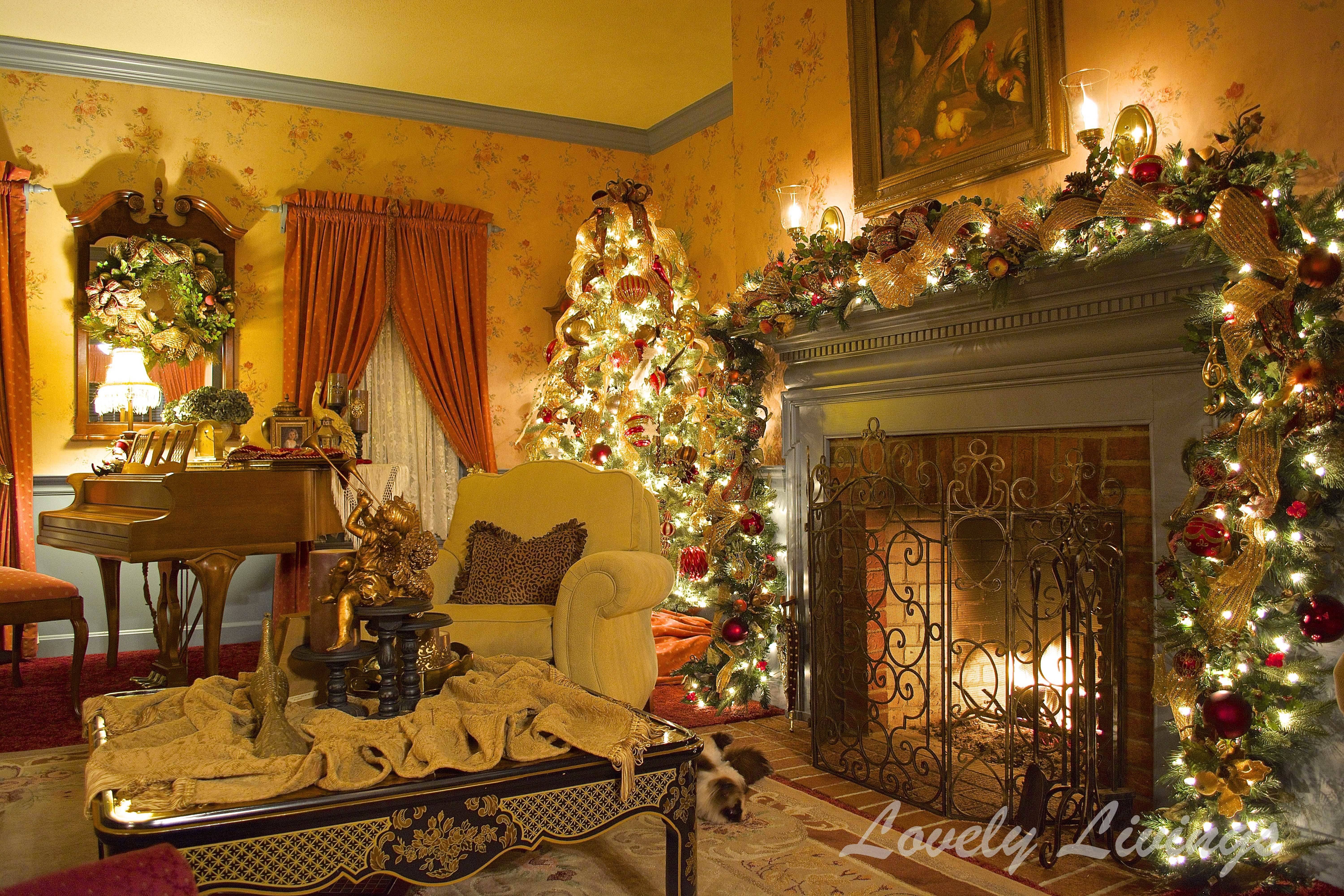 Рождественская комната с камином