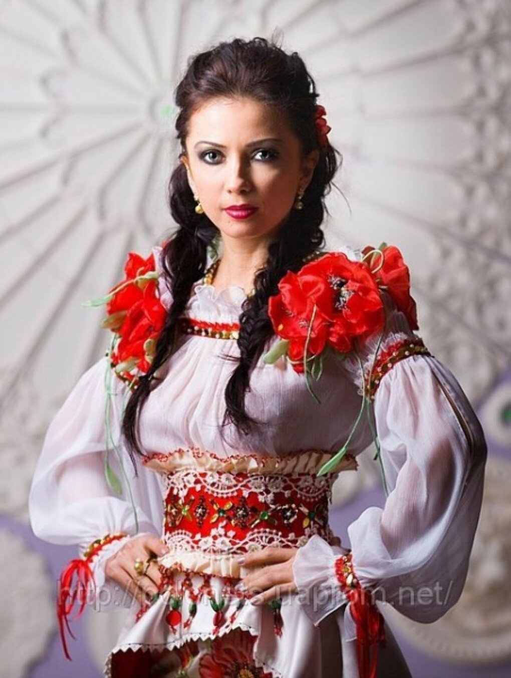 Девушки в украинской одежде
