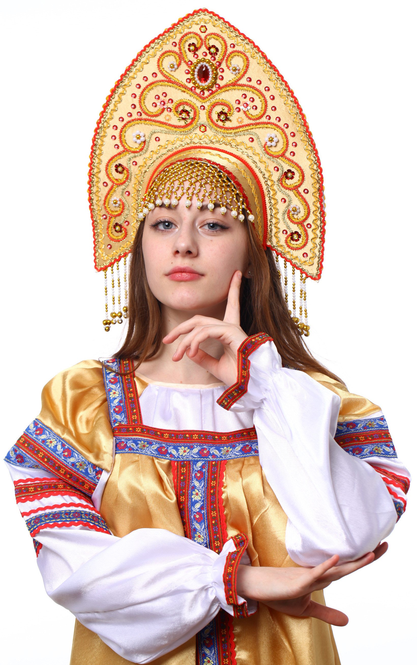 Русский костюм с кокошником