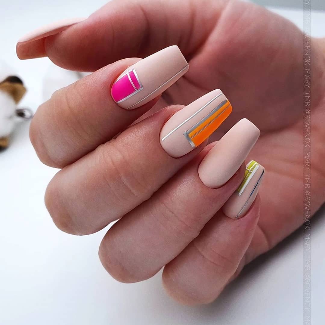 Дизайн ногтей с светоотражающим гель лаком фото новинки