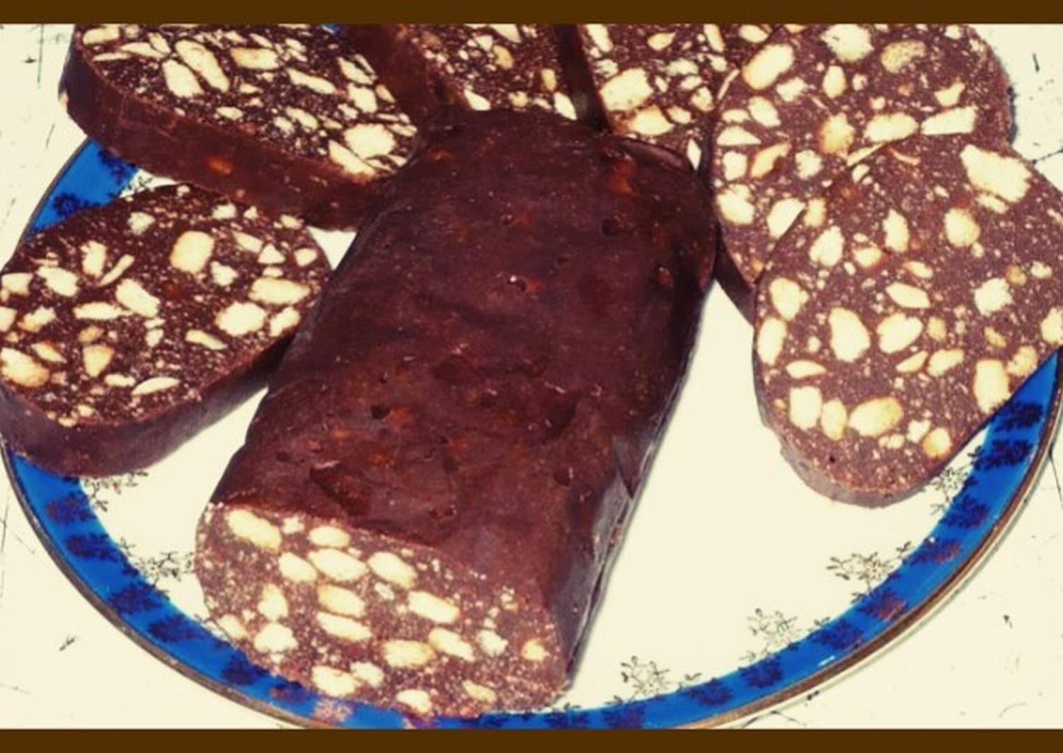Сладкая колбаска из печенья со сгущенкой рецепт