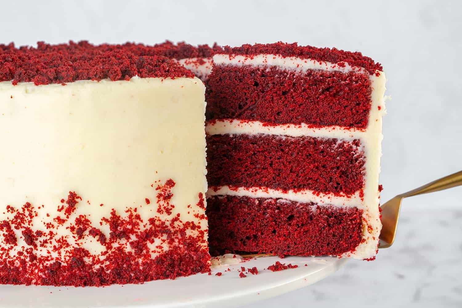 Как приготовить начинку для торта. Красный бархат с конфи. Торт красный бархат Шоколадница. Торт красный бархат с конфи. Красный бархат с вишневым конфи.