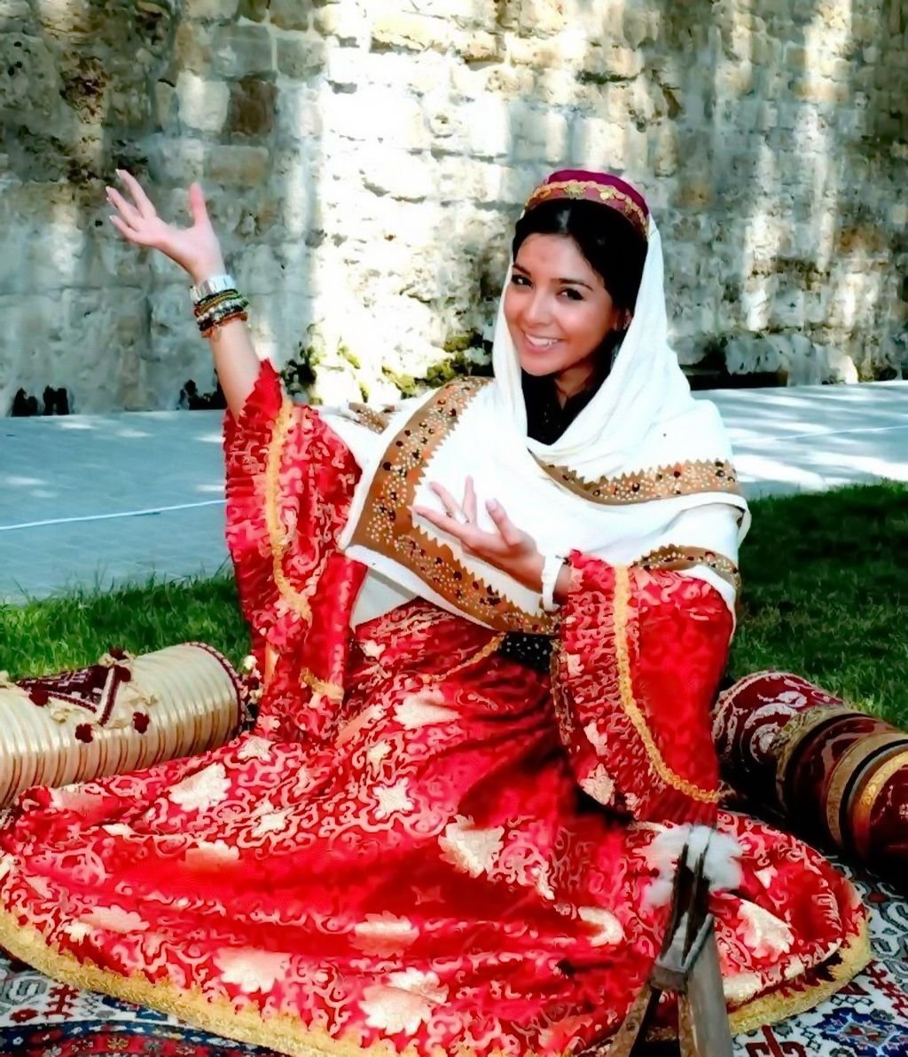 Национальный костюм азербайджанцев