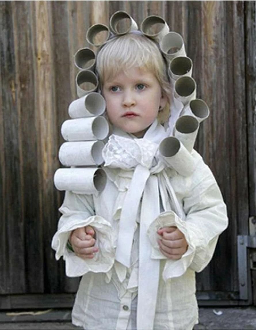 Смешной образ в садик. Костюм из подручных материалов. Необычный костюм детский. Костюм для ребенка из подручных материалов. Детский костюм из бросового материала.