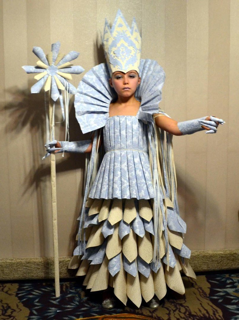 Маскарадный костюм снежной королевы