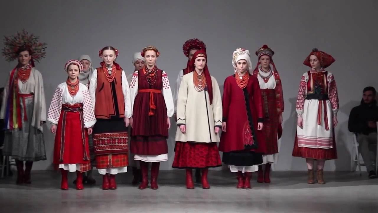 1 национальный украины. Украинский национальный костюм. Традиционная украинская одежда. Украинский костюм женский. Украинский нац костюм.