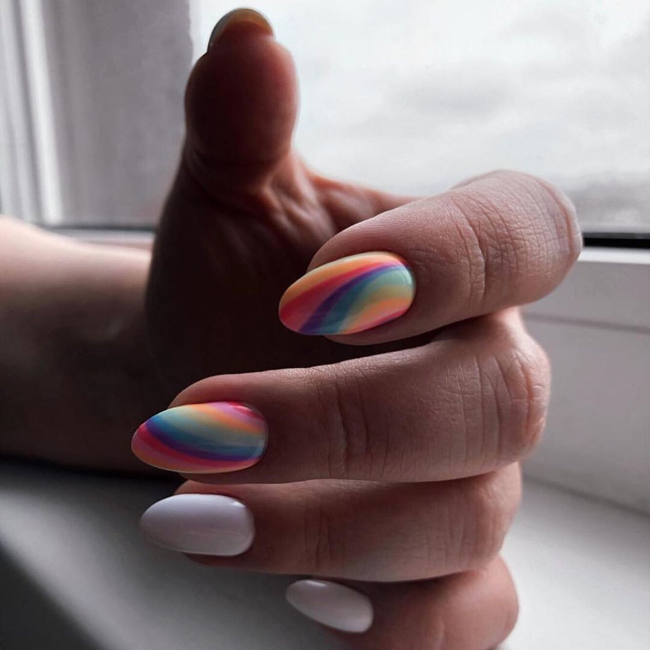 Дизайн маникюра разного цвета. Разноцветные ногти. Радужные ногти. Яркие разноцветные ногти. Многоцветный маникюр.