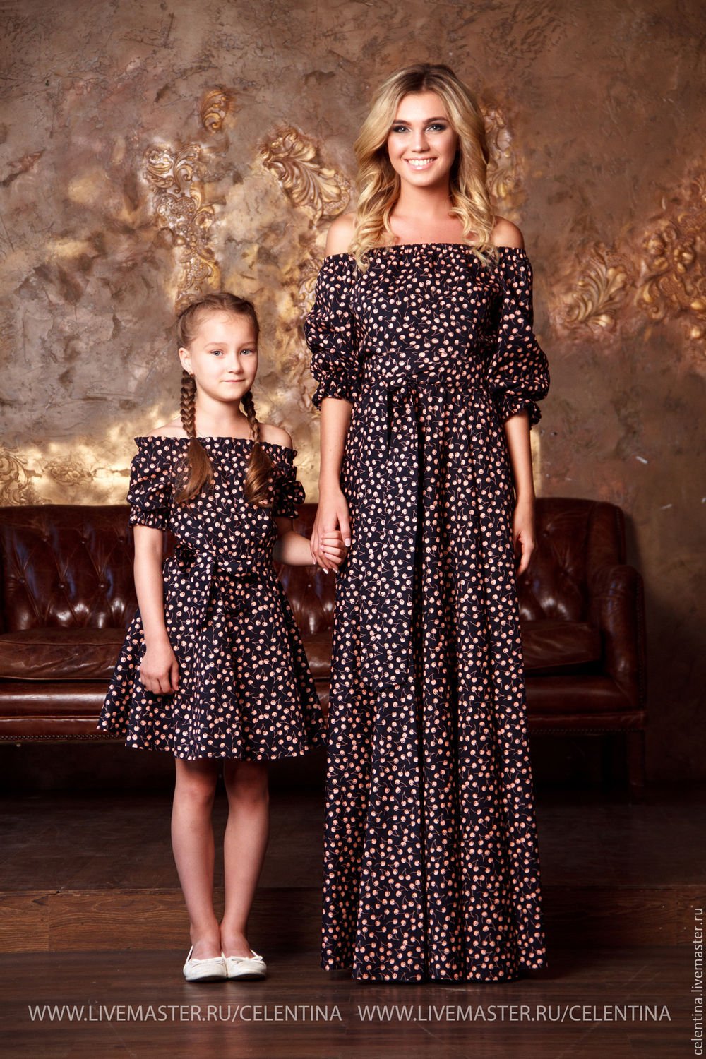 Детские платья мамы. Платье для мамы. Вечерние платья для мамы и Дочки. Платья для мам и дочек одинаковые вечерние. Мама и дочка с платьем.