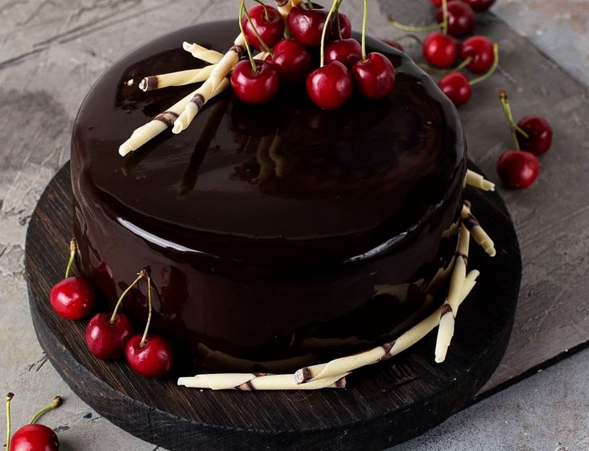 Как украсить шоколадный торт в домашних условиях фото