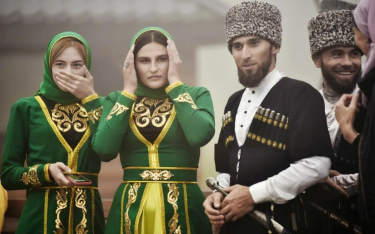Хурриты Вайнахи. Чеченцы. Национальный костюм Чечни. Чеченцы этнос.