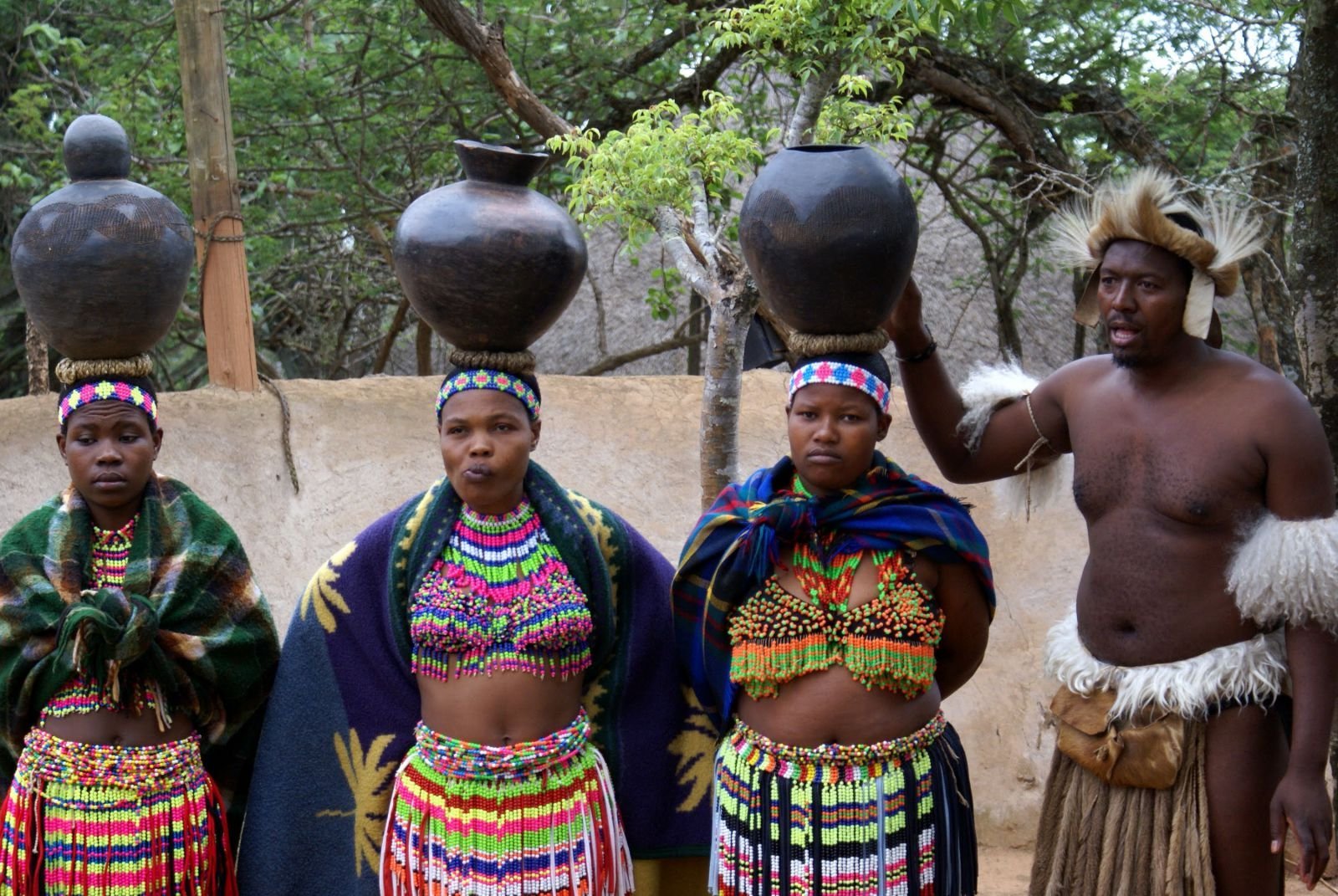 Tribe s. ЮАР Зулусы. Зулусы народ Африки. Племя Зулу в Африке. Племя мукубал Ангола.